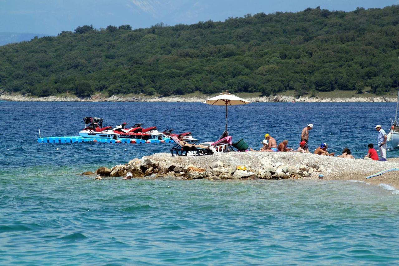 Apartments By The Sea Njivice, Krk - 5296 ภายนอก รูปภาพ