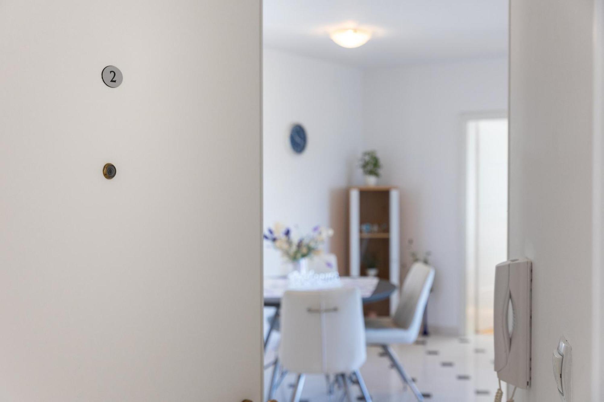 Apartments By The Sea Njivice, Krk - 5296 ภายนอก รูปภาพ