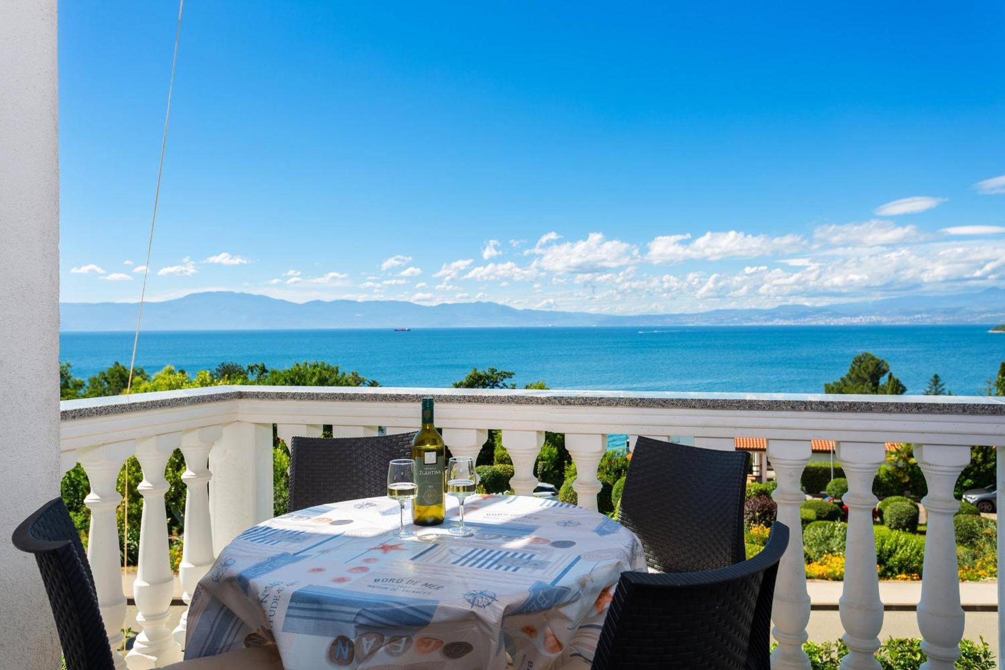 Apartments By The Sea Njivice, Krk - 5296 ภายนอก รูปภาพ