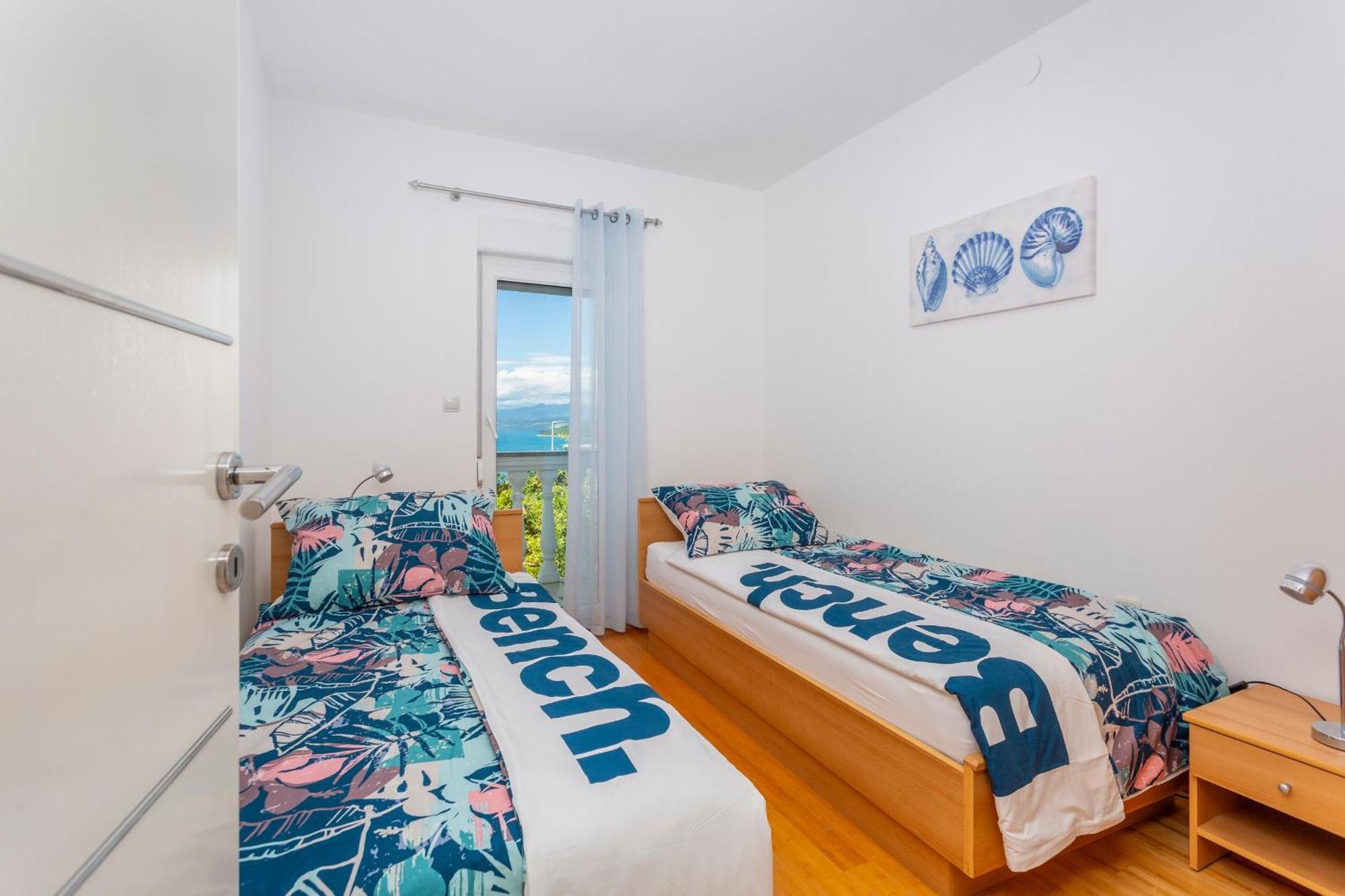 Apartments By The Sea Njivice, Krk - 5296 ภายนอก รูปภาพ