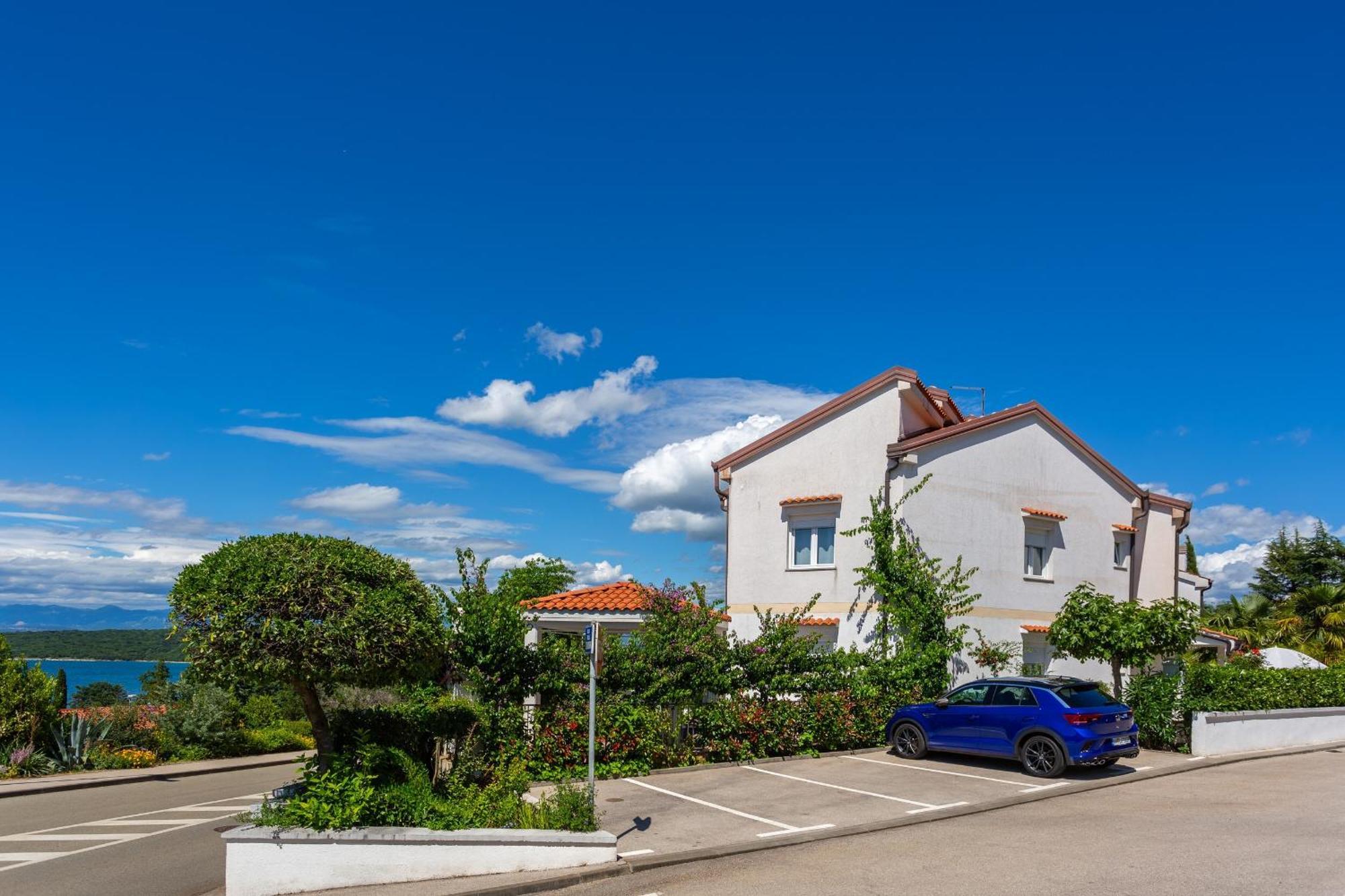 Apartments By The Sea Njivice, Krk - 5296 ภายนอก รูปภาพ
