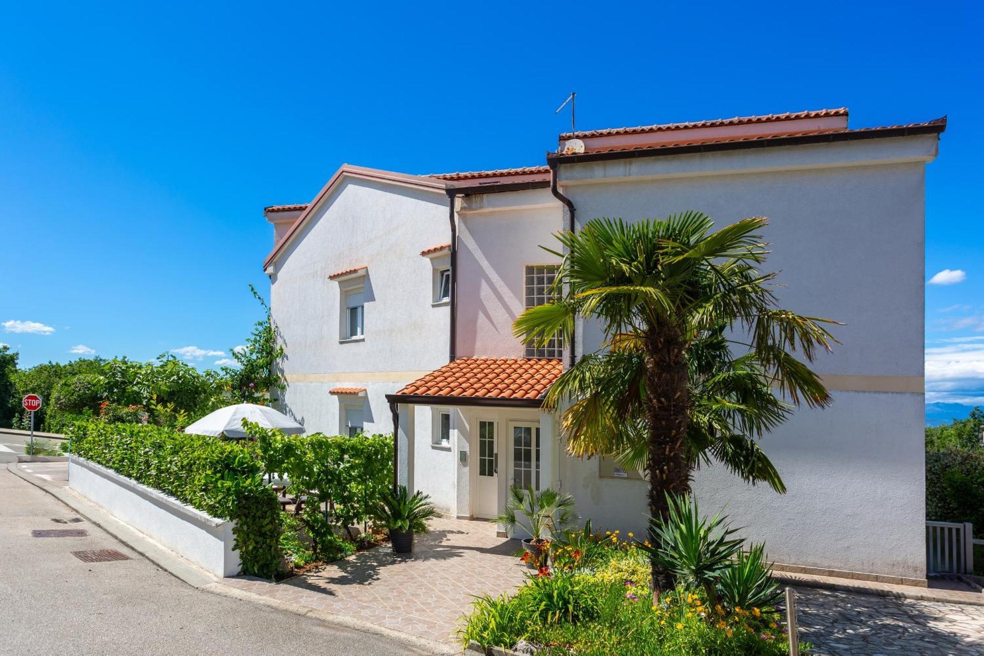 Apartments By The Sea Njivice, Krk - 5296 ภายนอก รูปภาพ